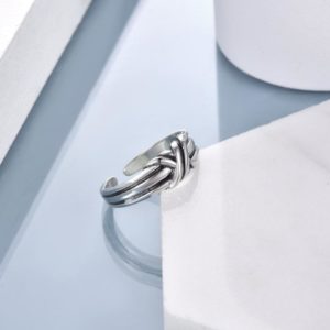 sterling-silver-oxidation-has-a-tasteful-design-opening-ring-for-women-and-men-3